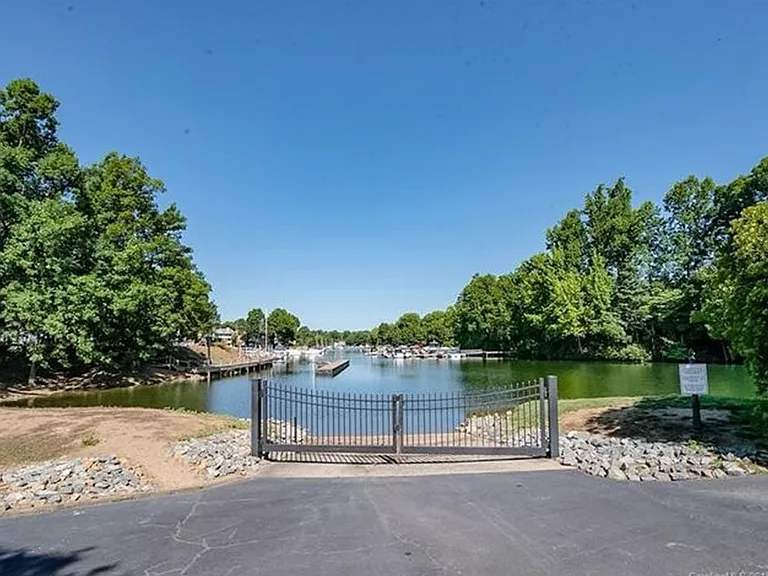 21510 Gulfstar Ct — Photo 11