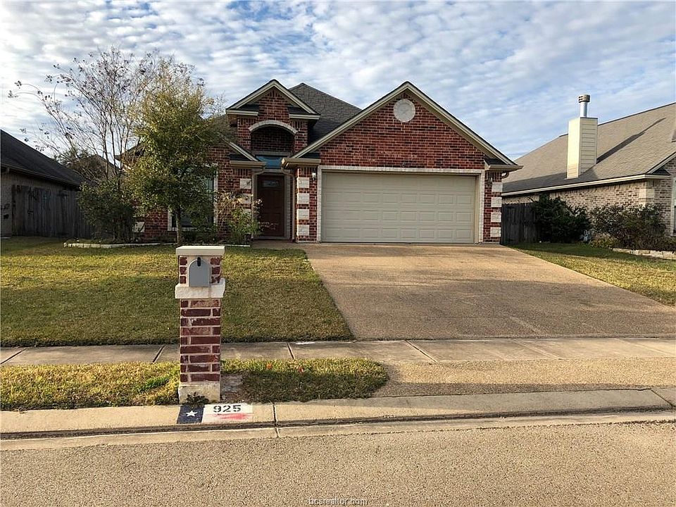 1st image of 925 Dove Landing Ave