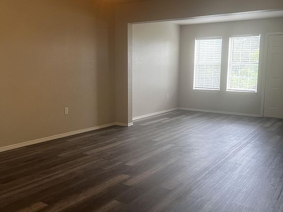 4th image of 613 S 11th St #1