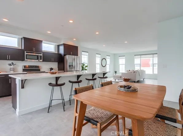 2015 Placentia Ave, Costa Mesa, CA 92627