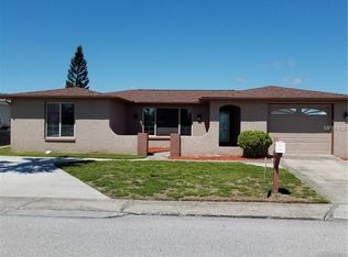 9804 Lakeside Ln, Port Richey, FL 34668