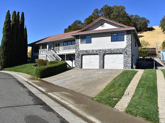 3rd image of 2707 Pecan Ct