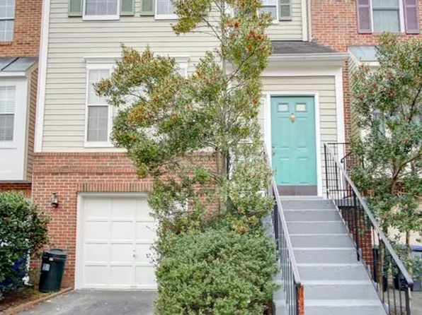 6912 Kerrywood Cir, Centreville, VA 20121
