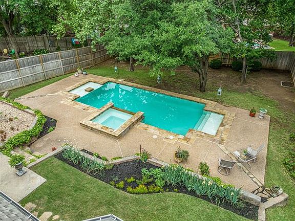 3rd image of 817 Glen Garry Dr