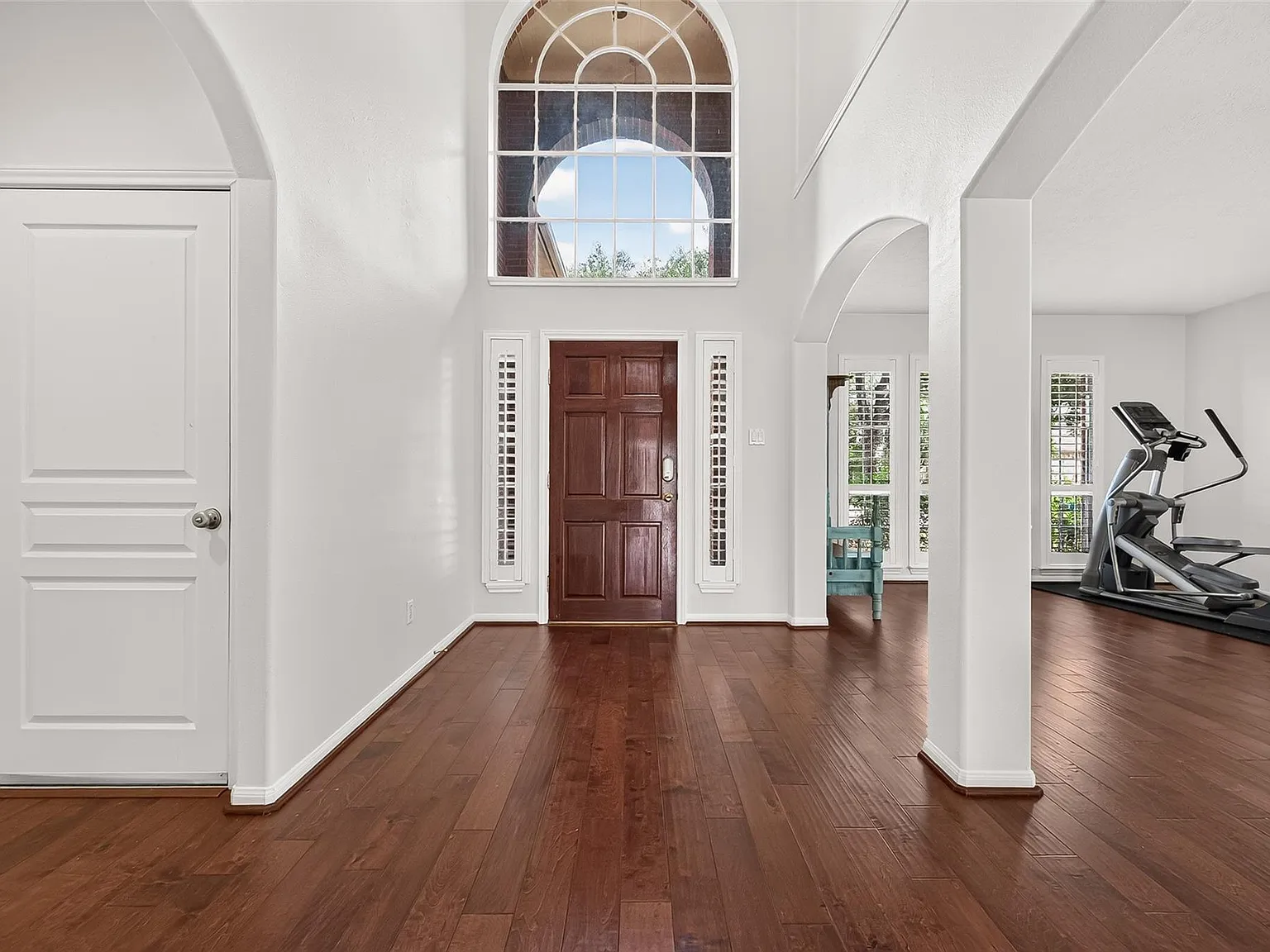 4 bed, 3.5 bath, 3591 sqft, $2,800 — Photo 4