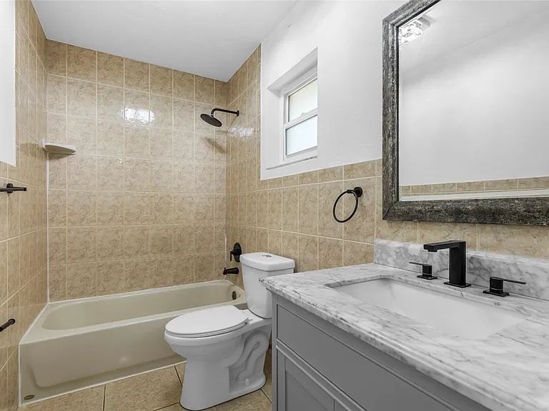 4112 NW 78th Ln — Photo 11