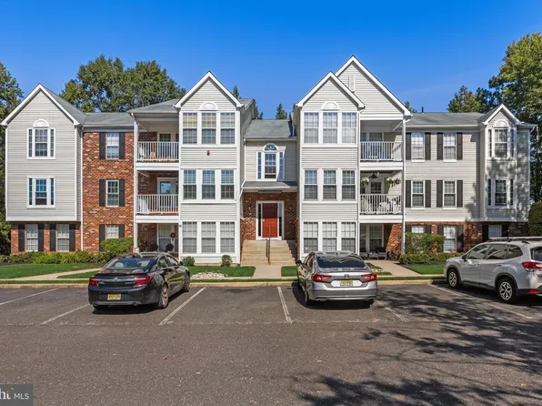 53 Inverness Cir, Marlton, NJ 08053