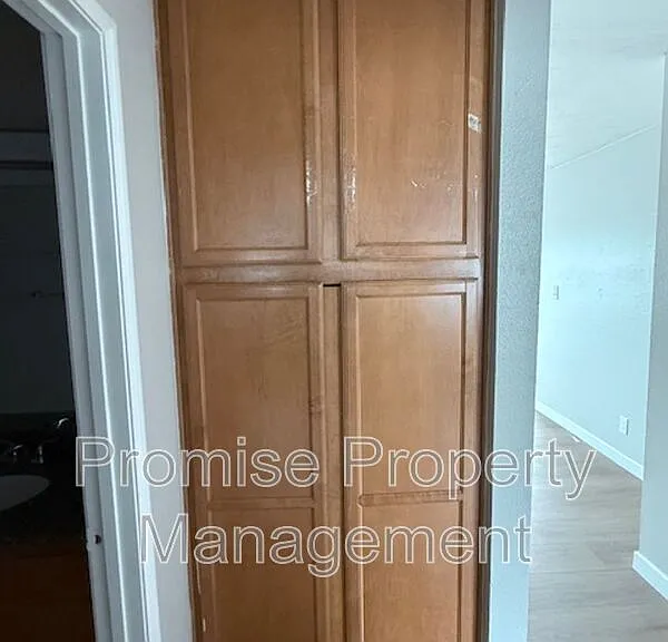 505 E Madison Ave E #75 — Photo 9