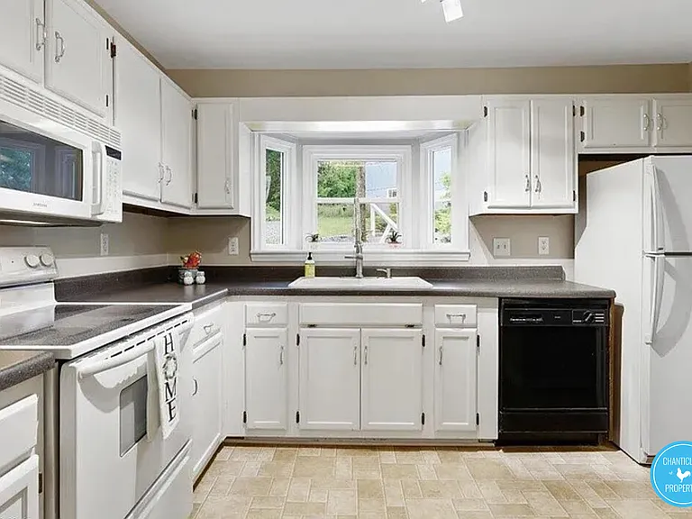 5738 Three Oaks Dr #1 — Photo 2