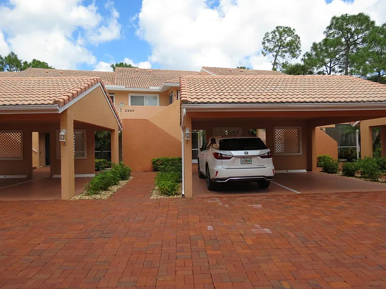 2300 Hidden Lake Dr #7 — Photo 22