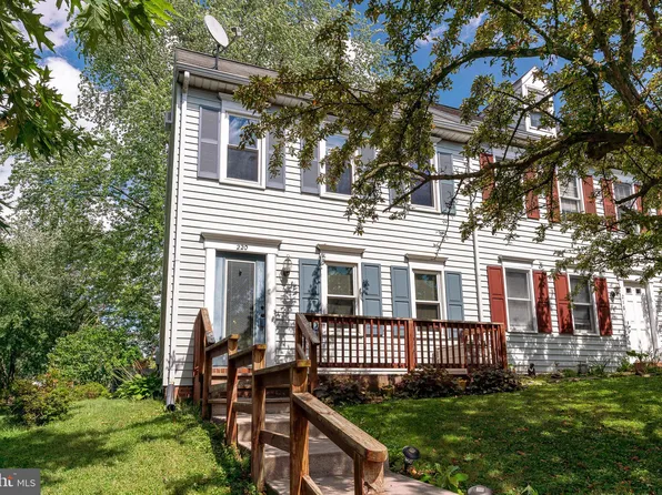 220 Black Horse Dr, Strasburg, PA 17579