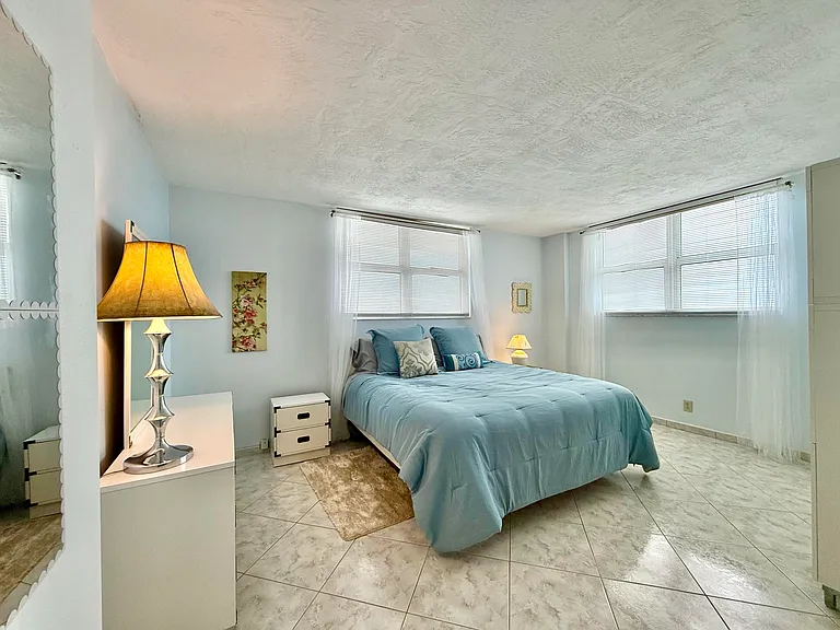 4250 Galt Ocean Dr #14T — Photo 36