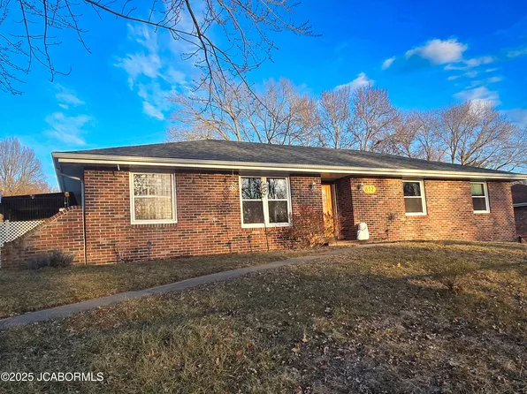 612 Castle Dr, Jefferson City, MO 65109