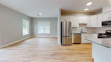 149 Main LCC — Photo 2
