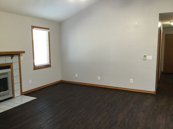 4th image of 4305 Kingsbury Dr