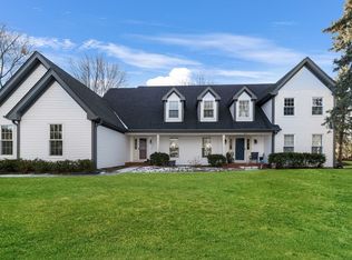 660 Bent Ridge Ln, Barrington, IL 60010