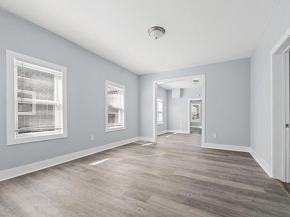 2nd image of 917 S 9th STREET