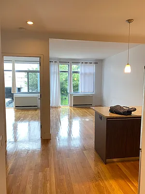 Rented by Chana Ofek, LREB | media 9