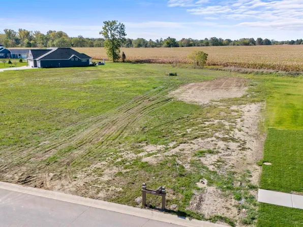2003 Bogey Ct #61, Auburn, IN 46706