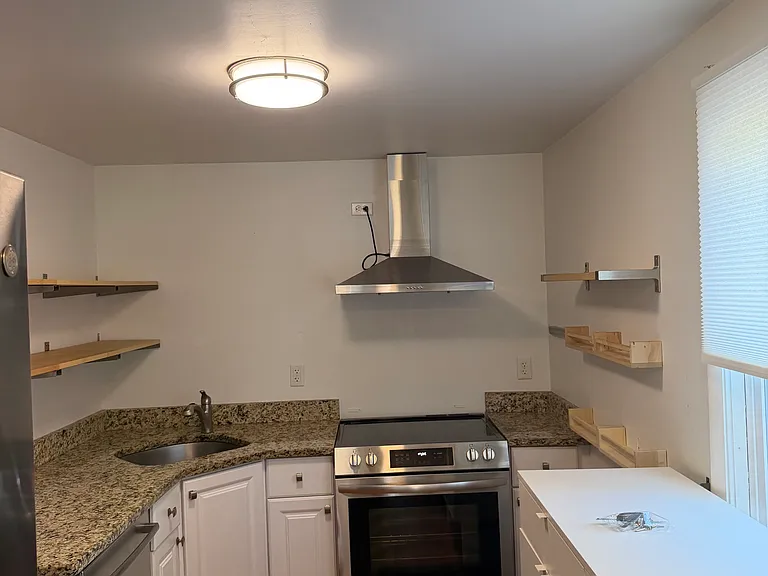 295 Kittredge St #2 — Photo 5