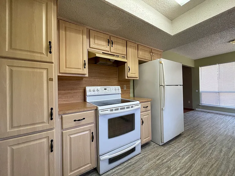 4502 Whitmire Ln — Photo 8