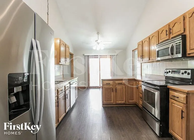 169 Meadows Ct — Photo 5