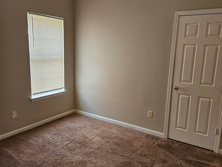 7720 Wolf Hollow Dr — Photo 6