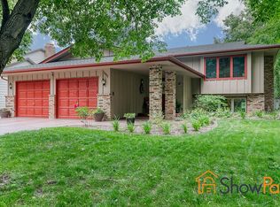 1481 Knoll Dr, Shoreview, MN 55126