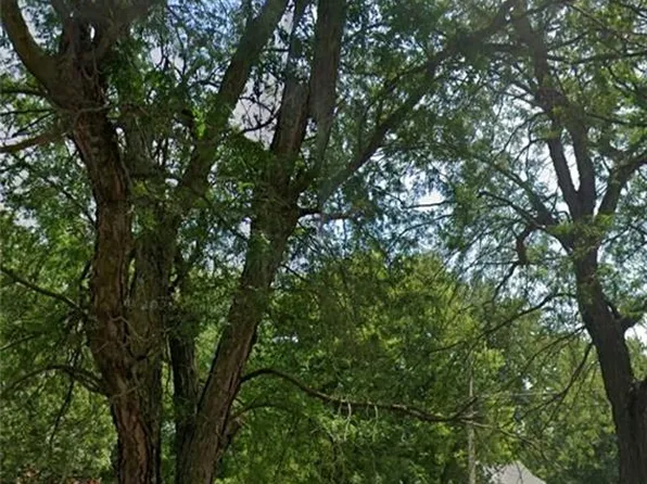203 S 6th St, Savannah, MO 64485