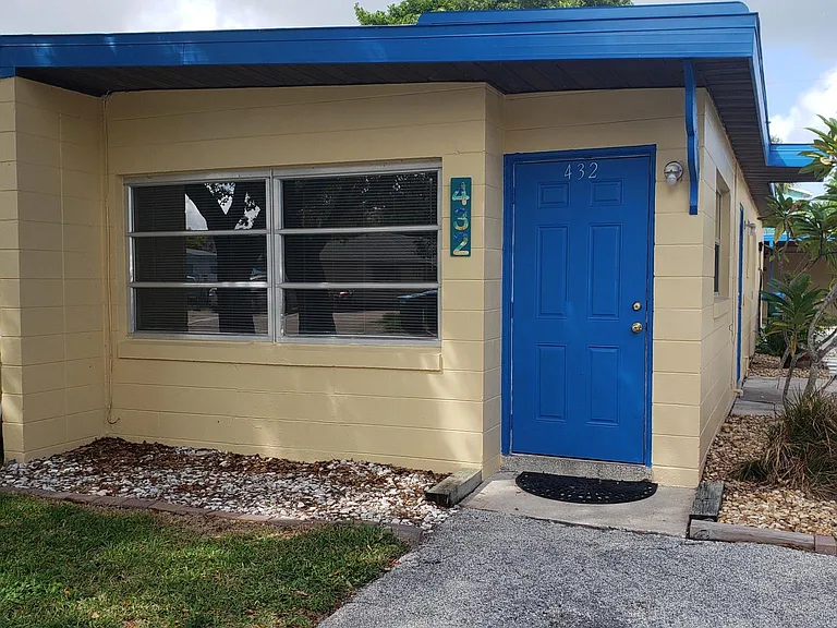 432 Jefferson Ave — Photo 9