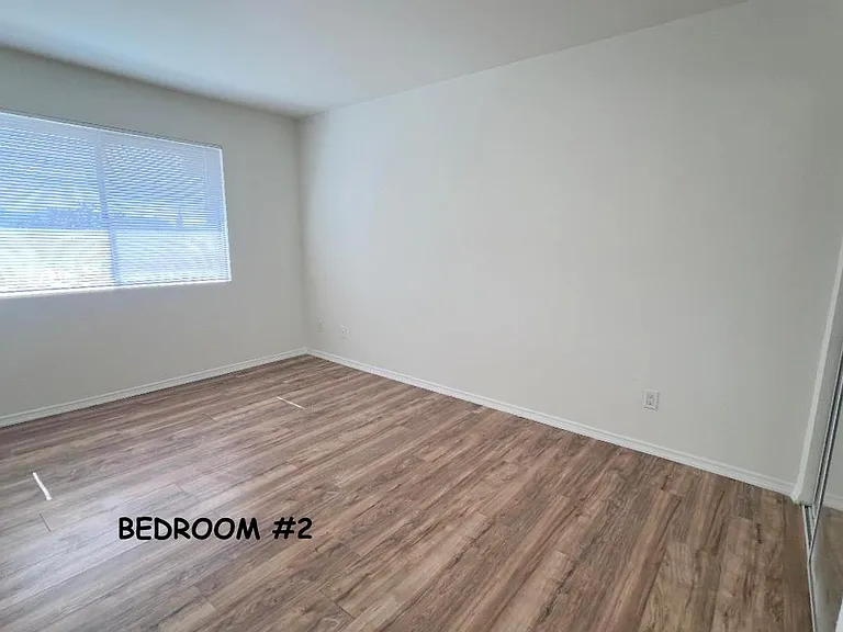 462 Hawthorne St #6 — Photo 8