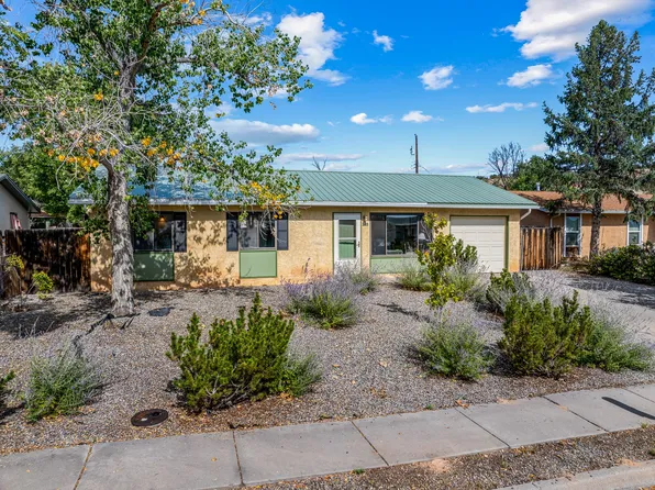 353 Kayenta Dr, White Rock, NM 87547