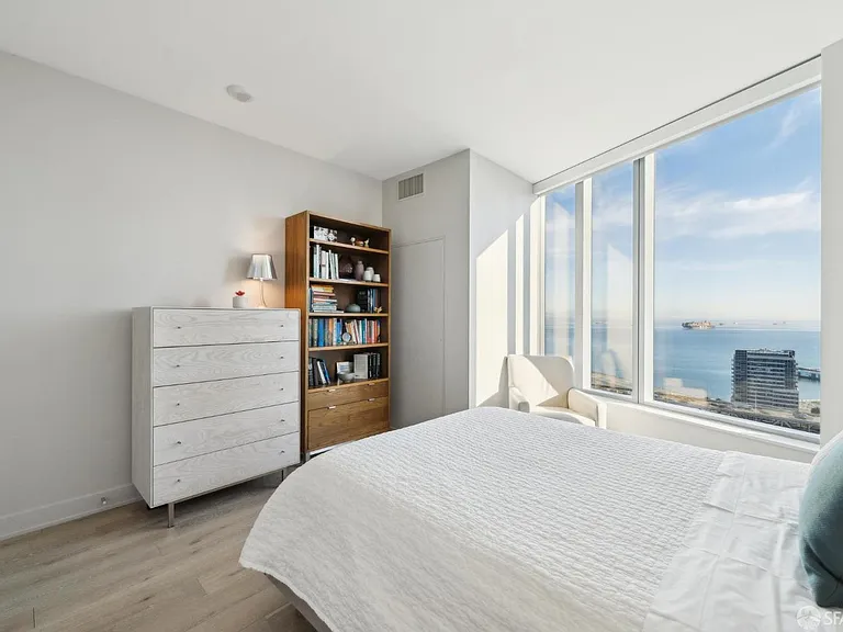 201 Folsom St #33D — Photo 27