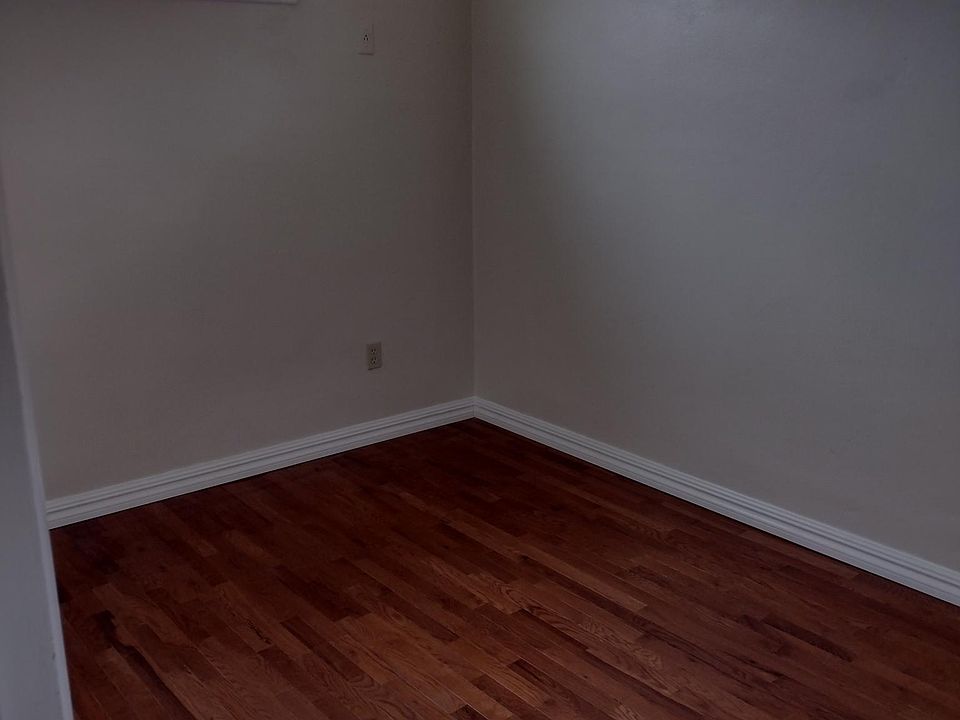 1st image of 4742 Hannover Rear St