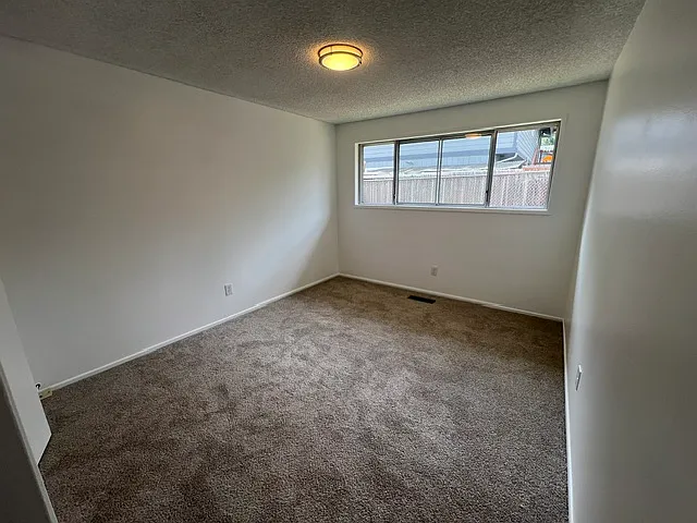 825 NW 21st Ave — Photo 17