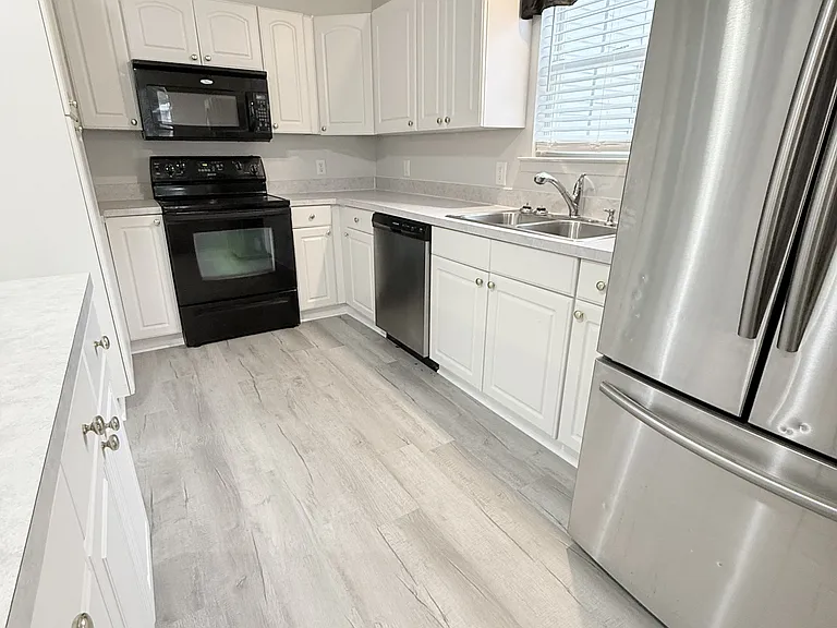 1132 Lancelot Ln — Photo 9