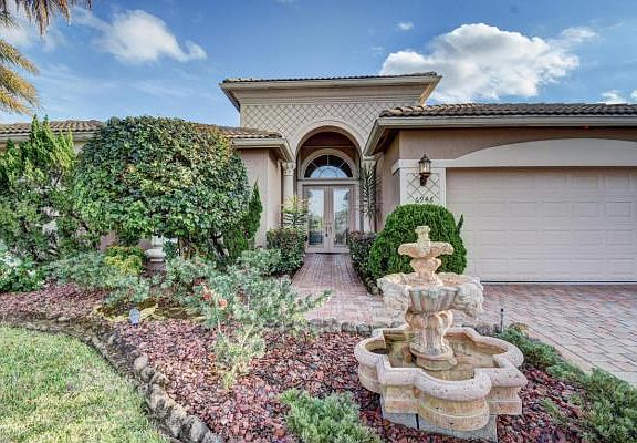 Home For Sale In Villaggio