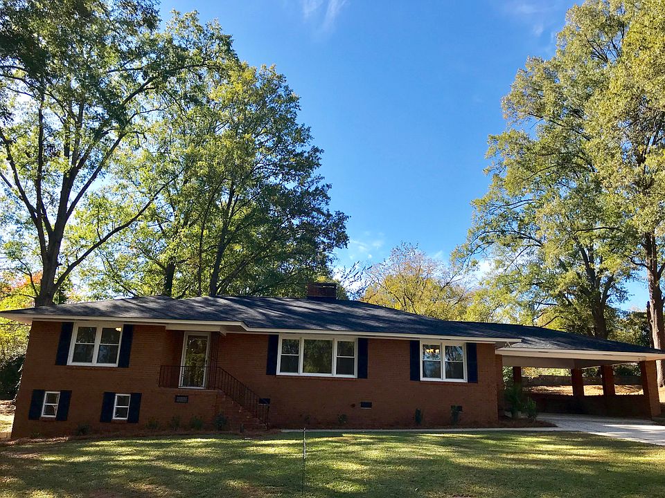 1813 Circle Dr