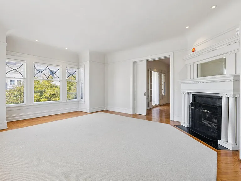 304 Walnut St — Photo 9