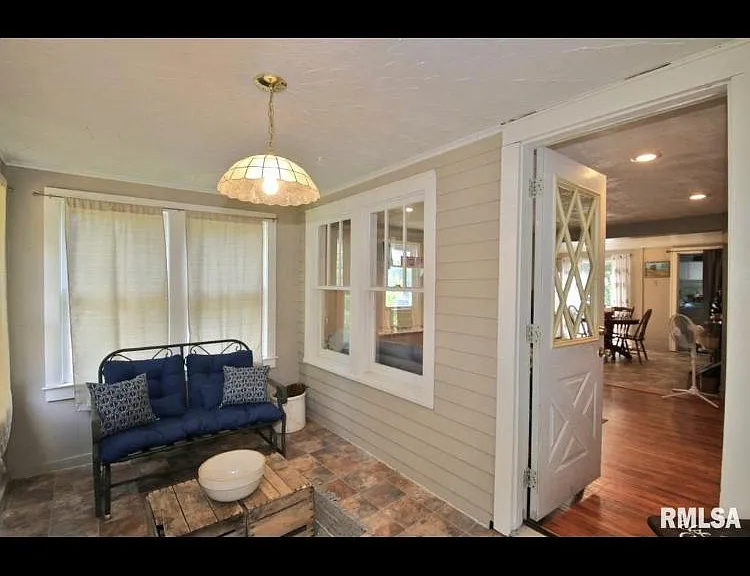 501 S Henry St — Photo 4