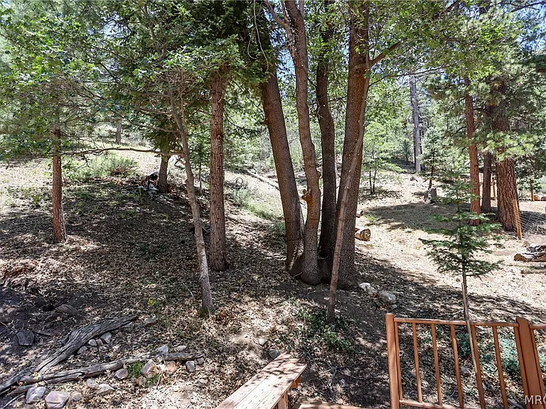 921 Menlo Dr — Photo 15