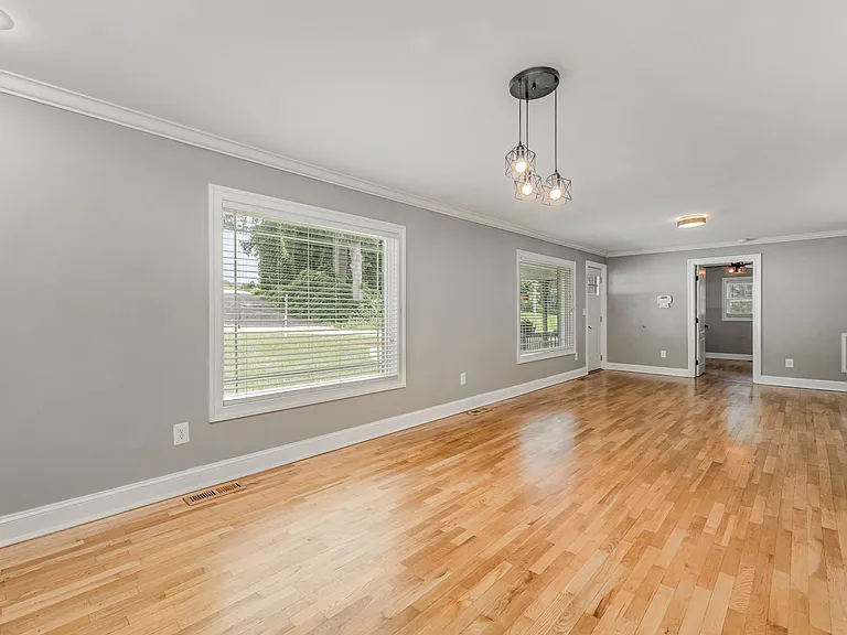 1164 Bradford Mountain Rd — Photo 2