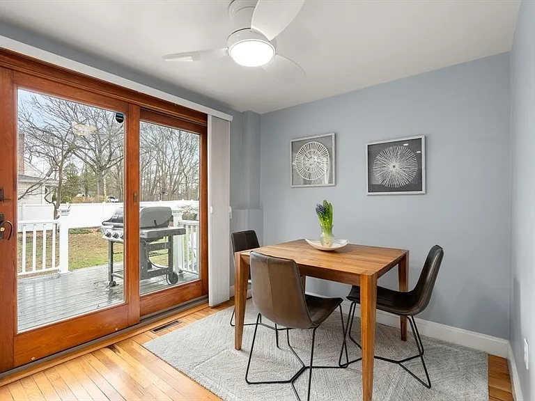 438 Mount Vernon St — Photo 4