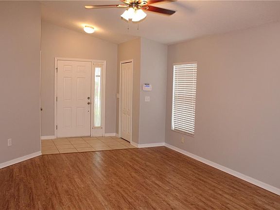 4th image of 18048 Glastonbury Ln