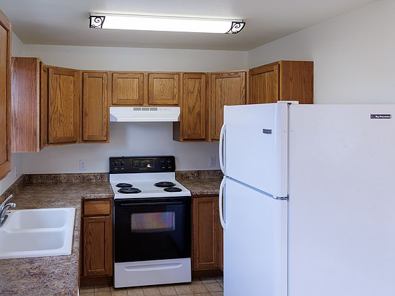 5th image of 760 Canyon St APT 1