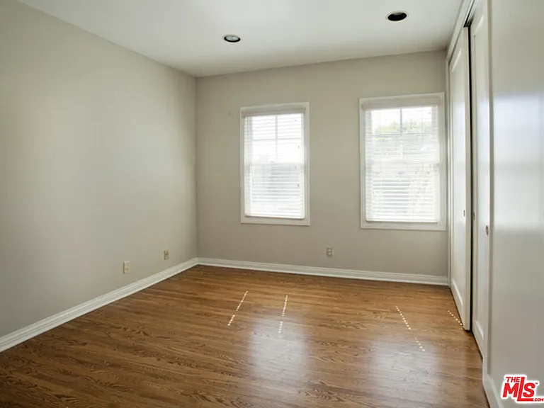 251 S Citrus Ave — Photo 14