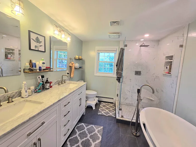 10 Amanda Way — Photo 23