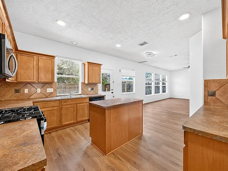 19246 Hopeview Ct — Photo 17