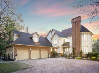 4 Mills Cir, Springwater, ON L9X 0J7