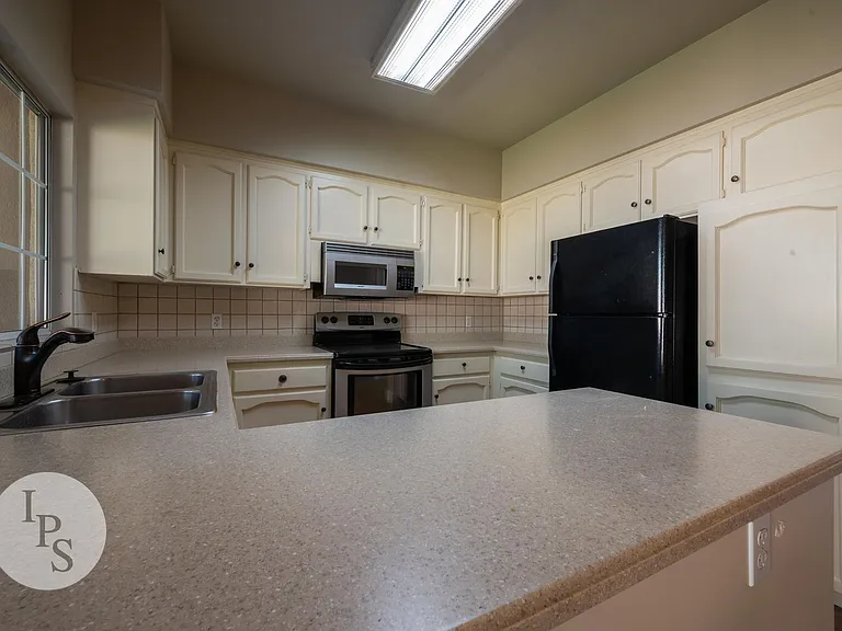 8153 N Cedar Ave #126 — Photo 8